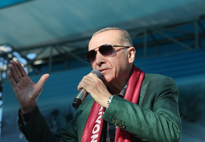 Cumhurbaşkanı Erdoğan: Bez parçaları ile devletine meydan okuyanları sandığa gömüyor muyuz