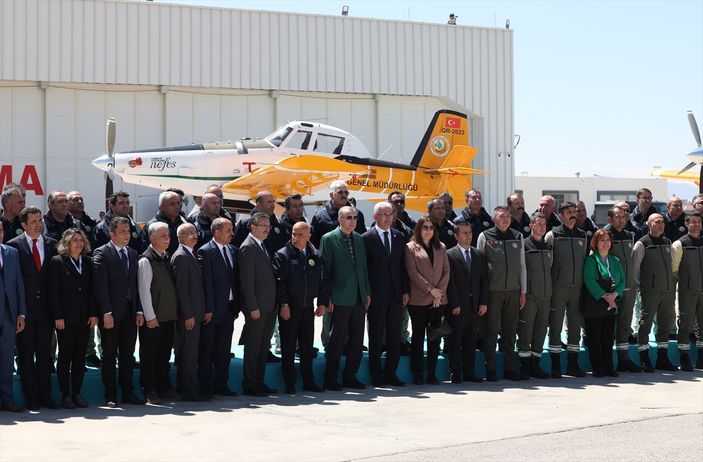 Cumhurbaşkanı Erdoğan yangın söndürme uçağını imzalayarak 'NEFES' ismini yazdı