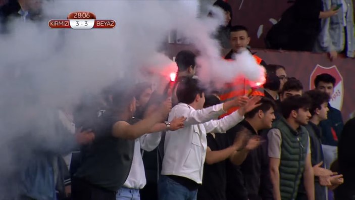 Murat Kurum ve yıldız futbolcular depremzedeler için sahaya çıktı