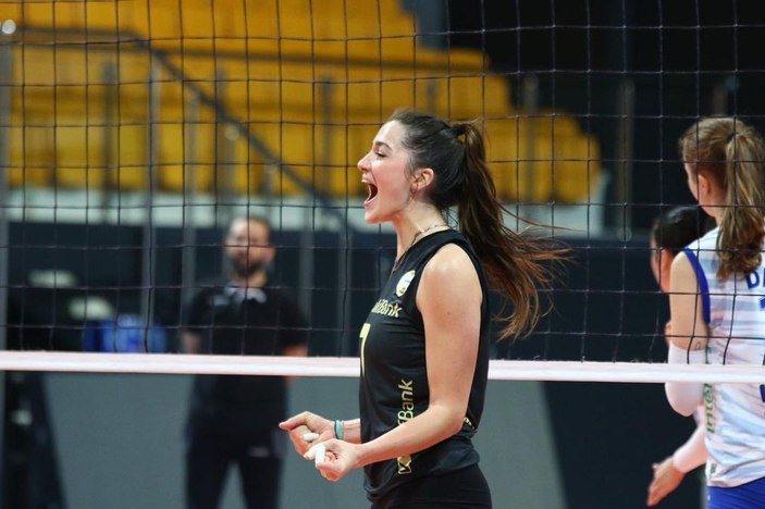 Zehra Güneş'in kardeşi de voleybolcu çıktı