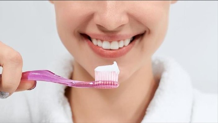 Evde diş taşı nasıl temizlenir? İşte diş taşı temizlemenin en etkili yolları..