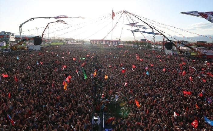 14 Mayıs seçimlerine son 9 gün: Cumhurbaşkanı Erdoğan Erzurum'da