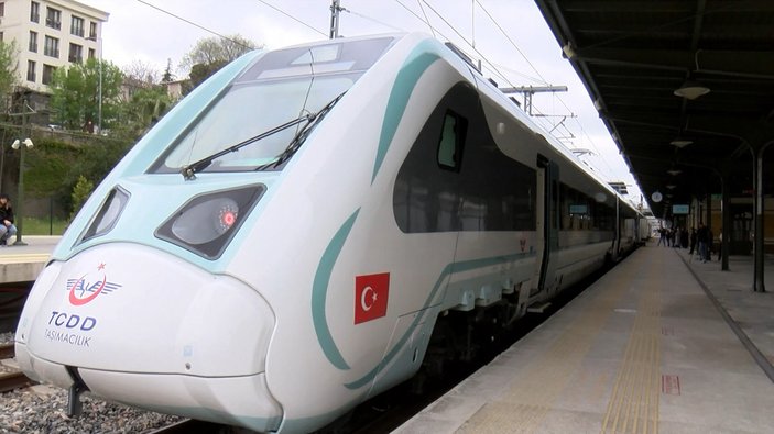 324 yolcu kapasiteli ilk Milli Elektrikli Tren, raylara indi