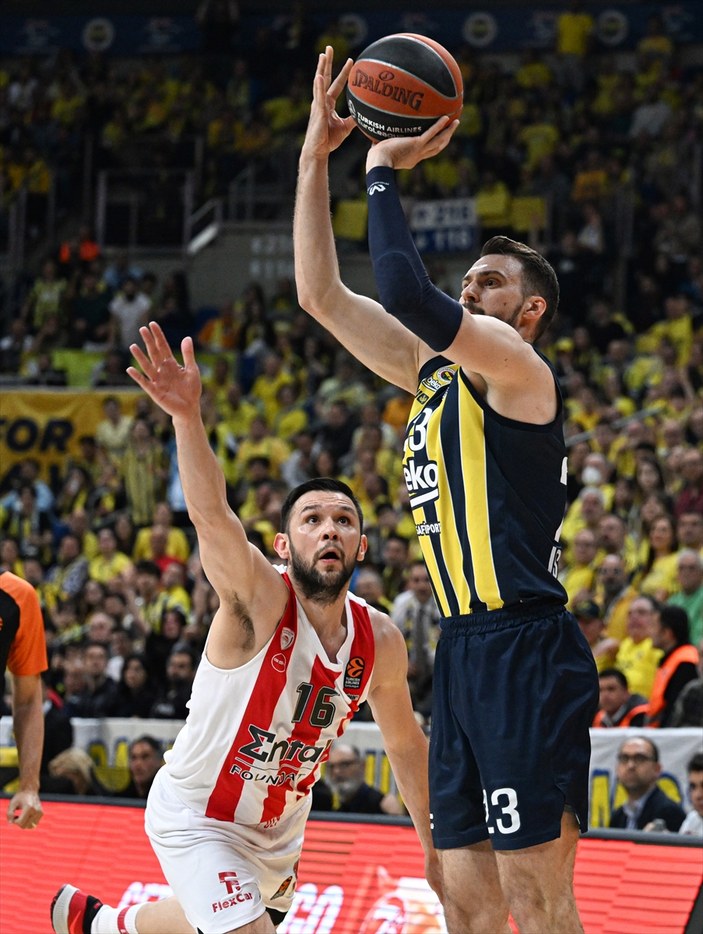 Fenerbahçe, Olympiakos'u yenerek Final Four şansını son maça taşıdı
