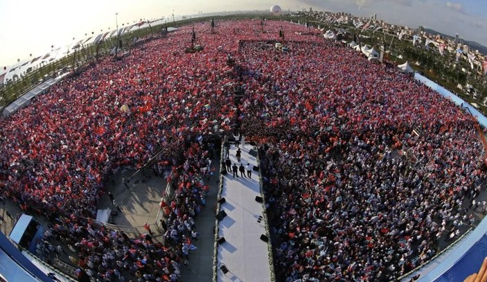 Mustafa Sandal, CHP mitingi sanıp Cumhurbaşkanı Erdoğan'ın mitingini paylaştı