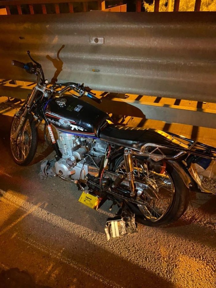 Adana'da 15 yaşındaki motosiklet sürücüsü tırla çarpıştığı kazada can verdi