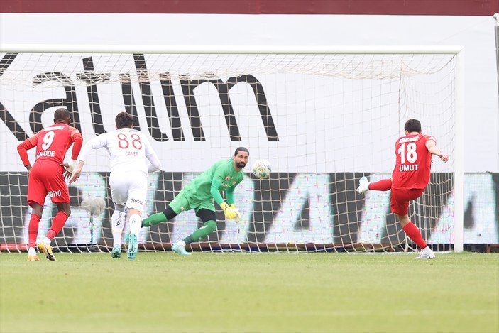 Ümraniyespor, Sivasspor'u dört golle geçti