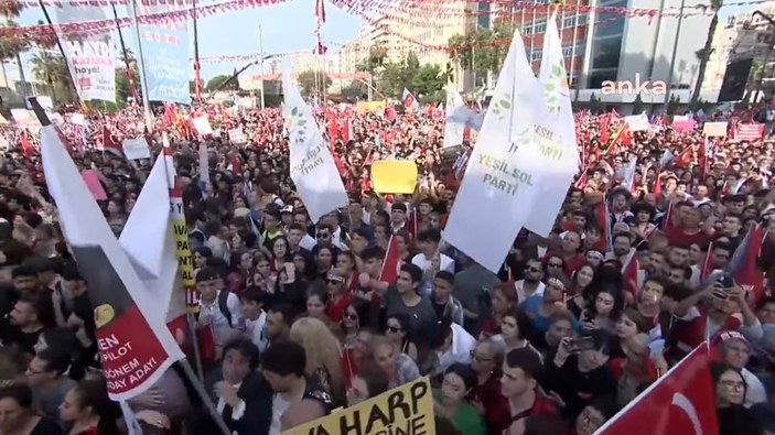 Mansur Yavaş'ın Adana mitinginde HDP bayrağı sallandı