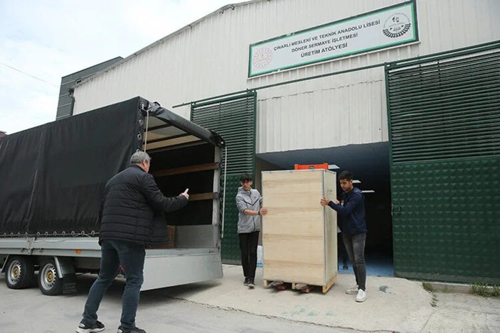 Kocaeli'de deney setleri üreten meslek liselilerin ürünleri artık ihraç ediliyor