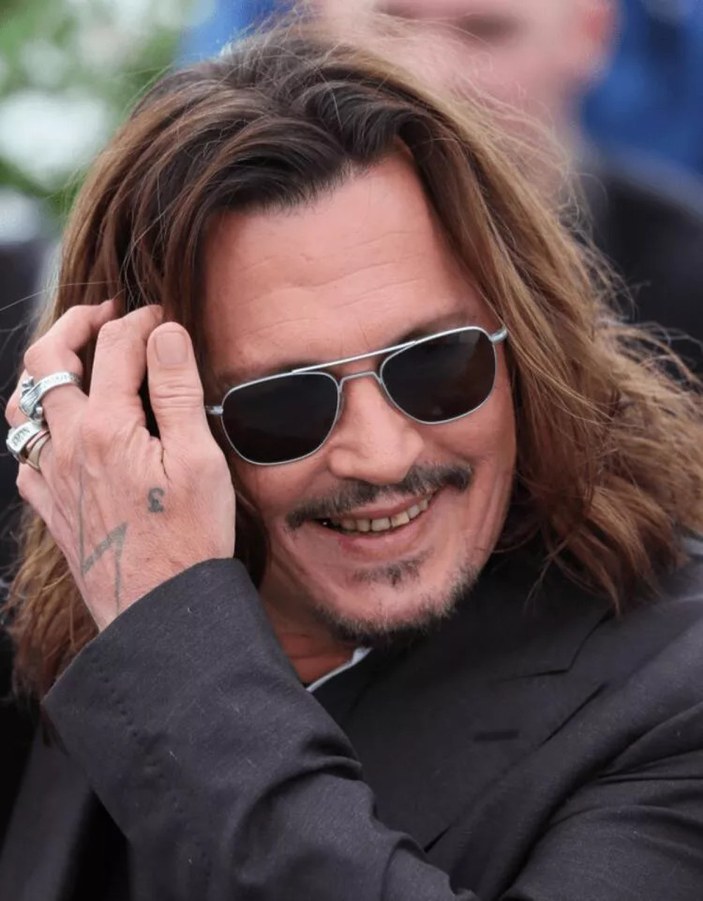 Johnny Depp'in dişlerine yorum yağdı