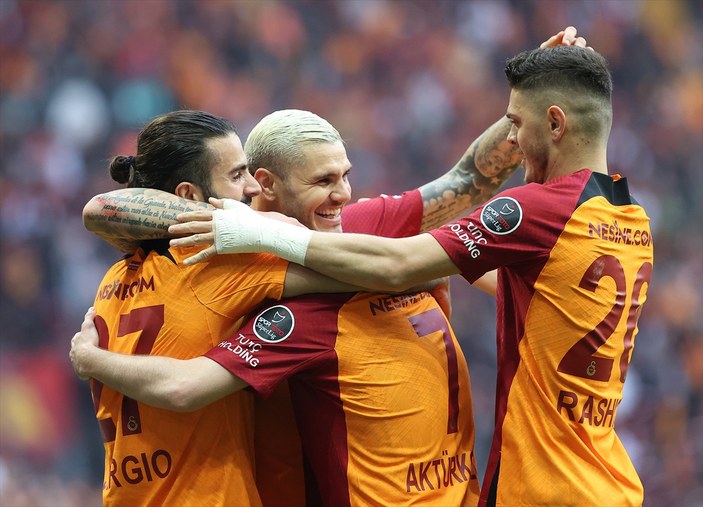 Lider Galatasaray, Sivasspor'u mağlup etti