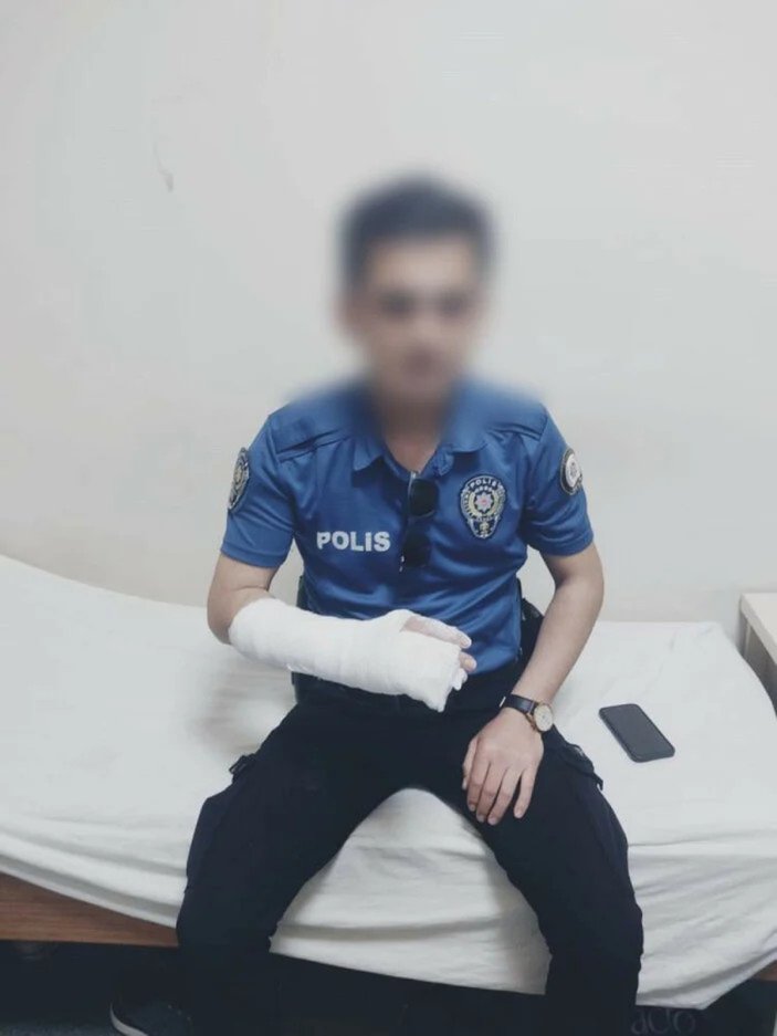 Kadıköy'de polise saldıran 5 kişi serbest kaldı