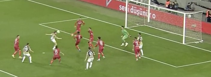 Ferdi Kadıoğlu'ndan Sivasspor'a vole golü
