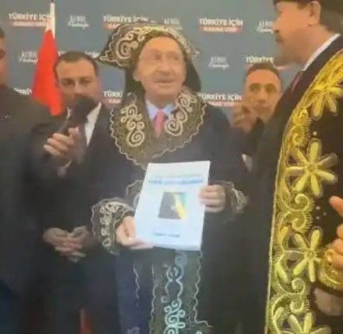 Kemal Kılıçdaroğlu, Ankara’da ülkücü kanaat önderleri ile bir araya geldi