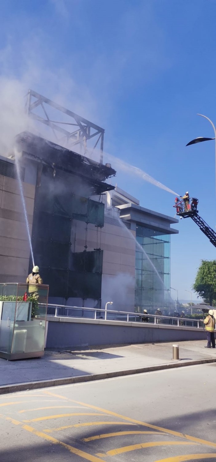 Sarıyer'deki İstinyaPark AVM'de yangın paniği