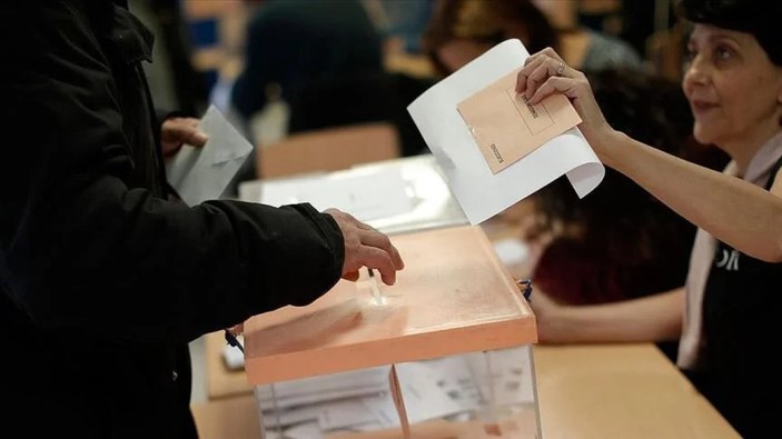İspanya'da 35 milyon seçmen pazar günü sandığa gidecek