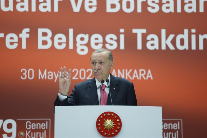 Cumhurbaşkanı Erdoğan: Milletim kumar masasına tekmeyi vurarak devirmiştir