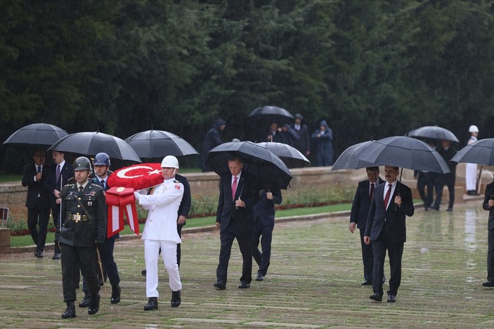 Cumhurbaşkanı Erdoğan, yemini sonrası Anıtkabir'e gitti