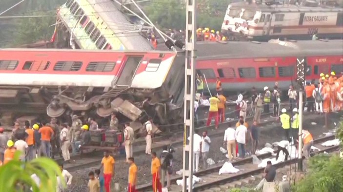 Hindistan'da feci tren kazası