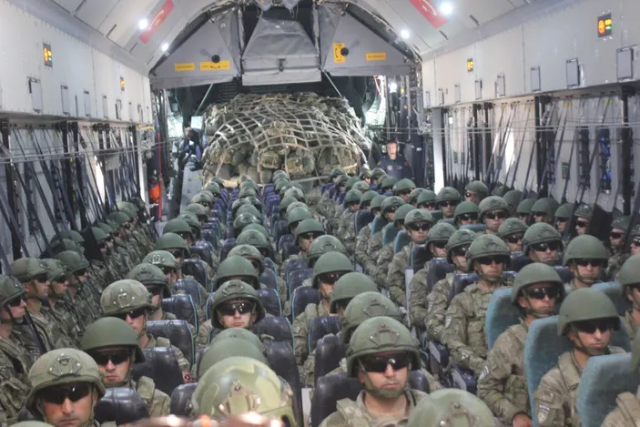 Türk komandoları Kosova'ya konuşlandı