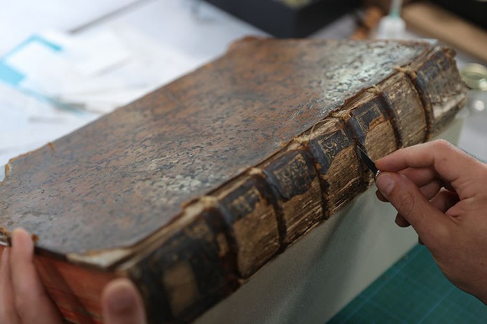 Yüzlerce yıllık eserler Cumhurbaşkanlığı Millet Kütüphanesi'nde onarılıyor