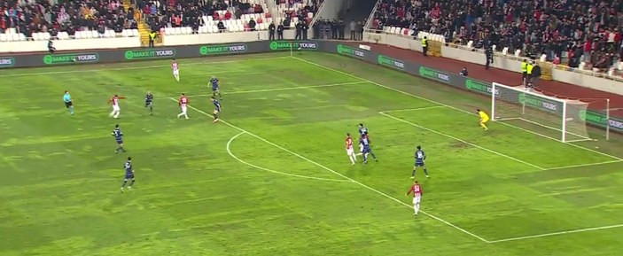 Konferans Ligi'nde sezonun golünü Erdoğan Yeşilyurt attı
