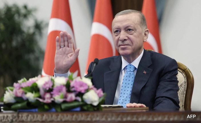 Cumhurbaşkanı Erdoğan, Azerbaycan dönüşü gazetecilerin sorularını yanıtladı