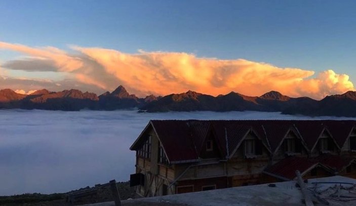 Rize İl Özel İdaresi Tahpur Yaylası'nı kardan arındırıyor