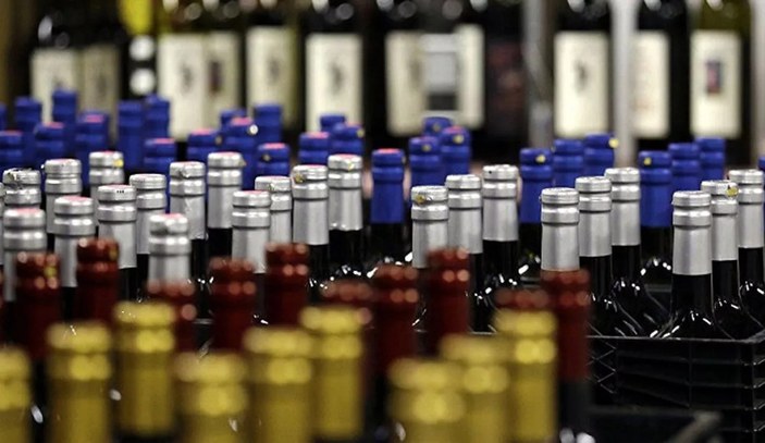 İran'da ahte alkolden zehirlenerek ölenlerin sayısı artıyor