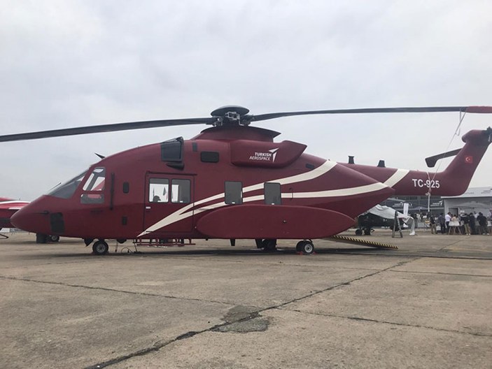 Türkiye'nin genel maksat helikopteri T925 vitrine çıktı