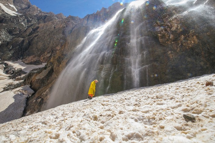 Terörden temizlenen Hakkari'nin dağlarında artık turizm faaliyetleri yapılıyor