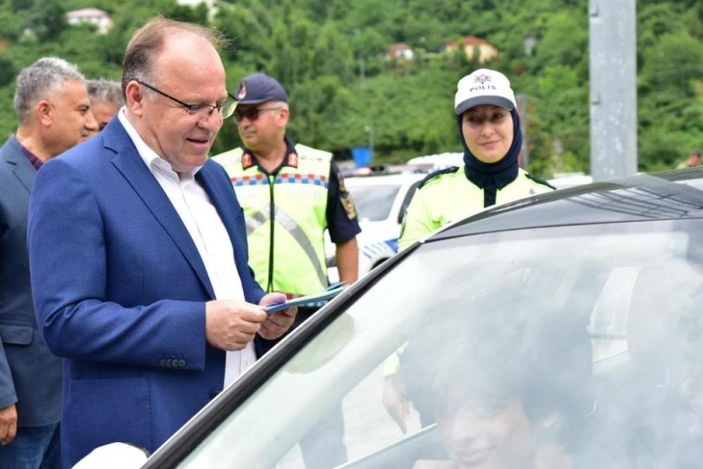 Zonguldak'ta denetime katılan validen sürücüye ceza
