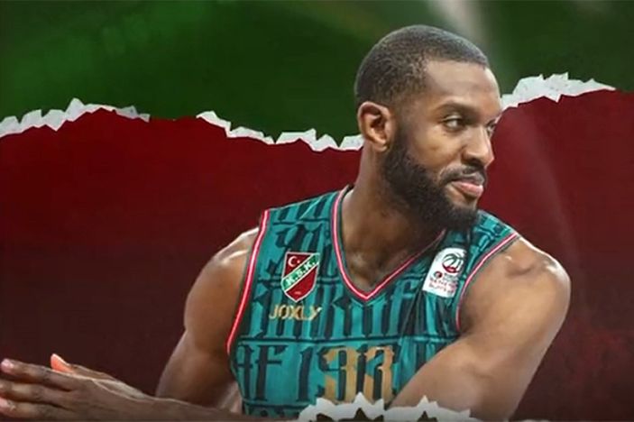 Vitto Brown, 1 sezon daha Karşıyaka'da
