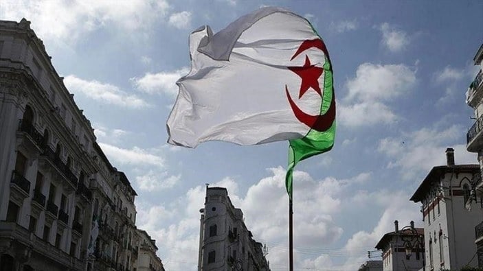 Cezayir'deki üniversitelerde eğitim dili Fransızca yerine İngilizce olacak