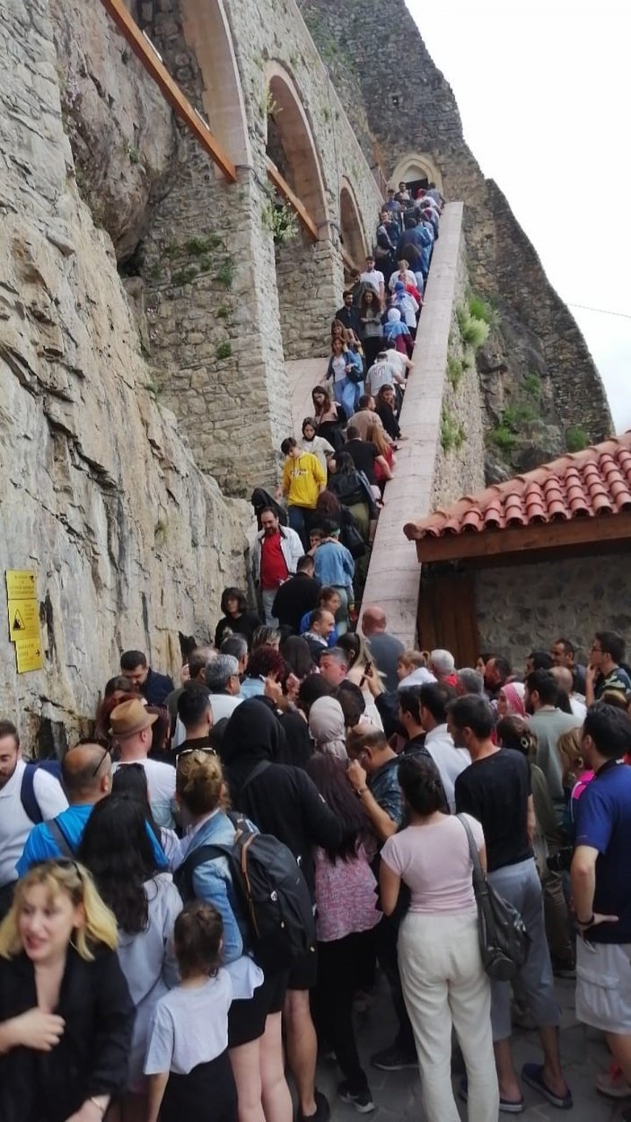 Sümela Manastırı'nı bayram tatilinde 20 bin kişi ziyaret etti