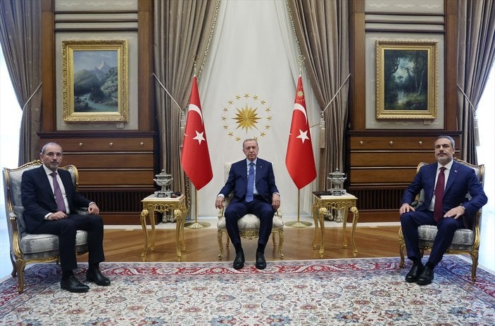 Cumhurbaşkanı Erdoğan, Ürdünlü yetkililer ve Hakan Fidan'ı kabul etti