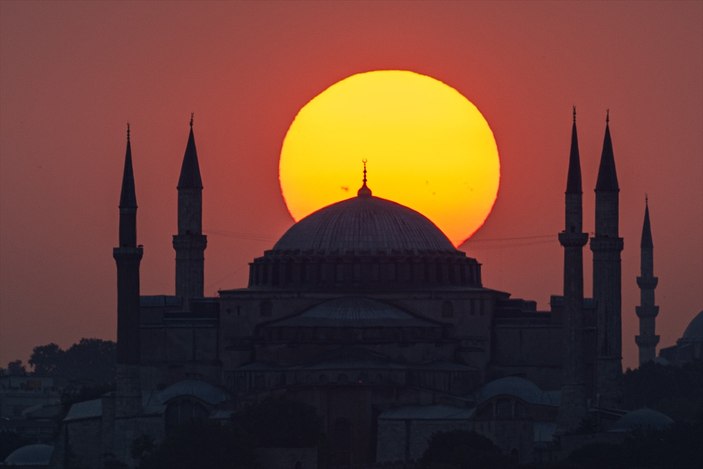 İstanbul'da günbatımı, eşsiz görüntüsüyle seyir zevki sundu