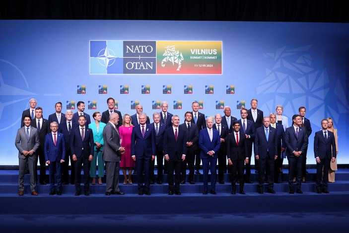 NATO Liderler Zİrvesi'nden aile fotoğrafı