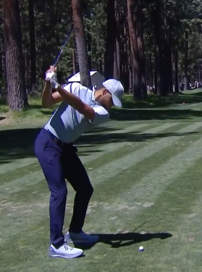 NBA yıldızı Stephen Curry, golfte 138 metreden isabet buldu