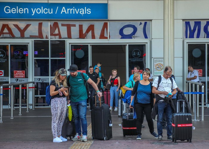 Antalya'ya hava yoluyla gelen turist sayısı 7 milyonu aştı #3