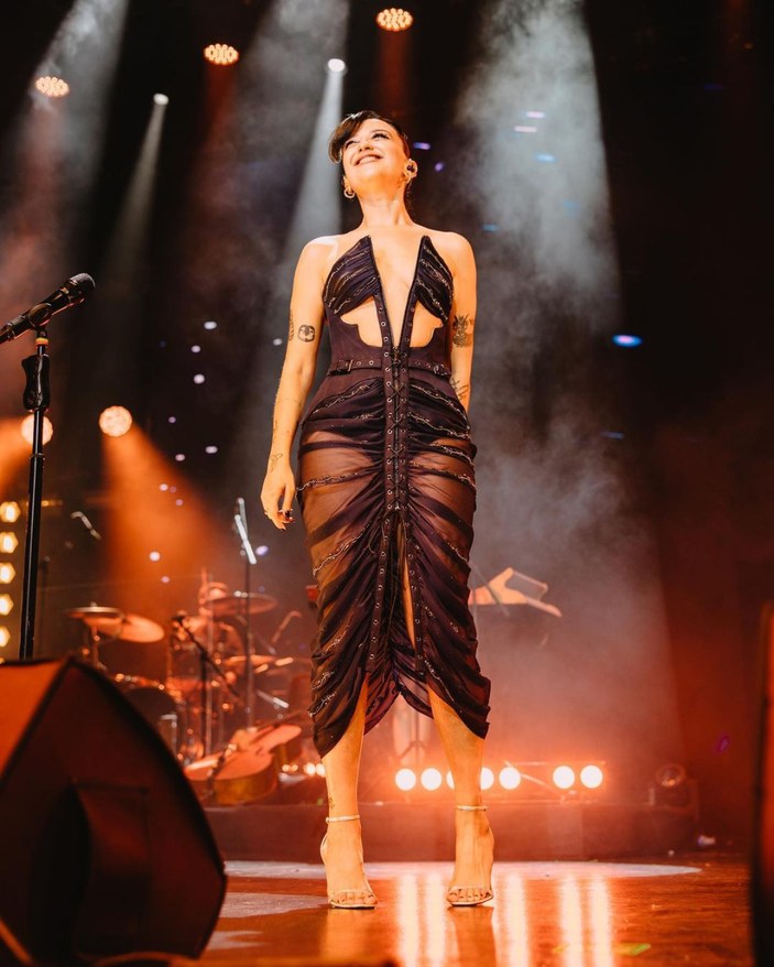 Uraz Kaygılaroğlu, Melike Şahin konserinde kendinden geçti