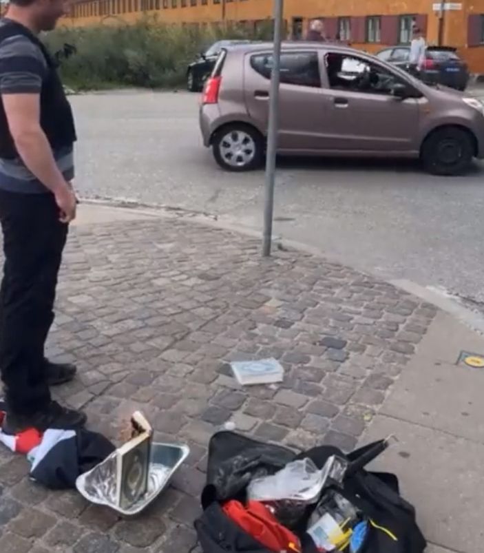İslam düşmanlığı bir kez daha hortladı! Danimarka'da Kur'an-ı Kerim yakıldı