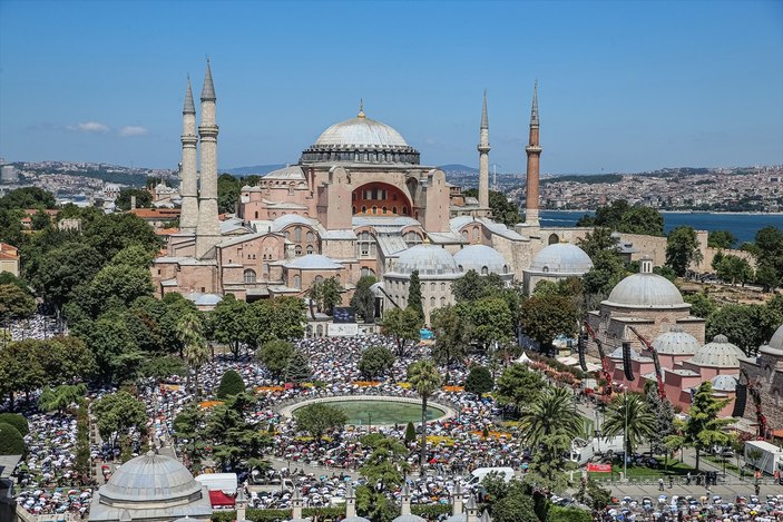 Ali Yerlikaya’dan Ayasofya paylaşımı: O gün ezan bir başka okundu