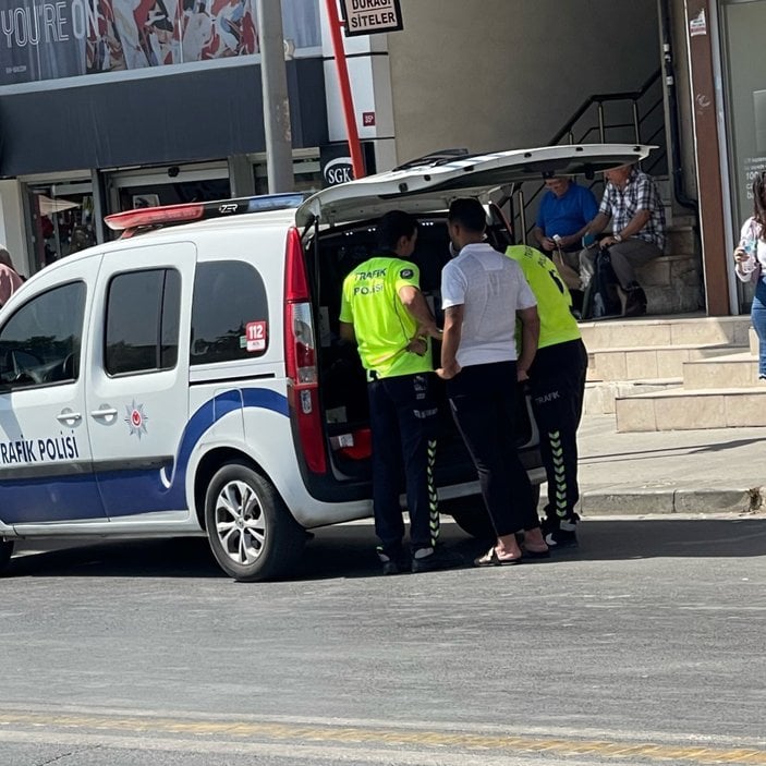 Beşiktaşlı Umut Meraş arabasıyla kaza yaptı