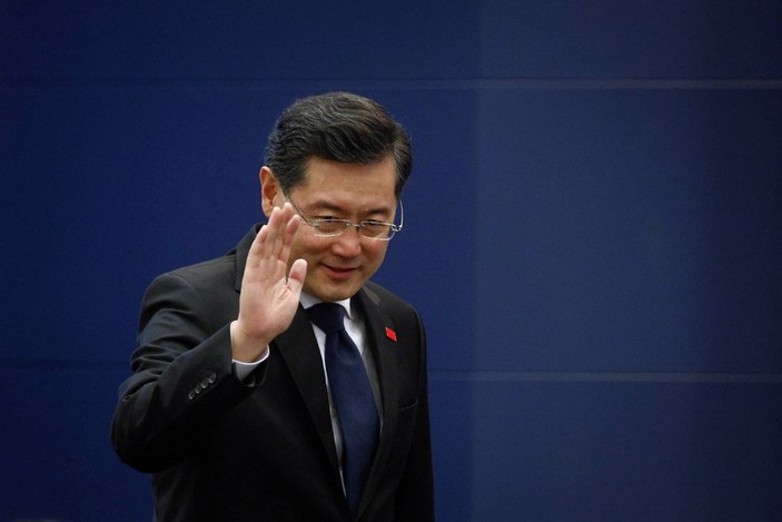 Çin'de kayıp Dışişleri Bakanı Qin Gang, görevden alındı
