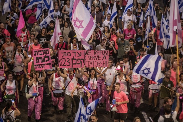 İsrail'de yargı düzenlemesi protestolarında 30. hafta: Yüz binler sokaklarda