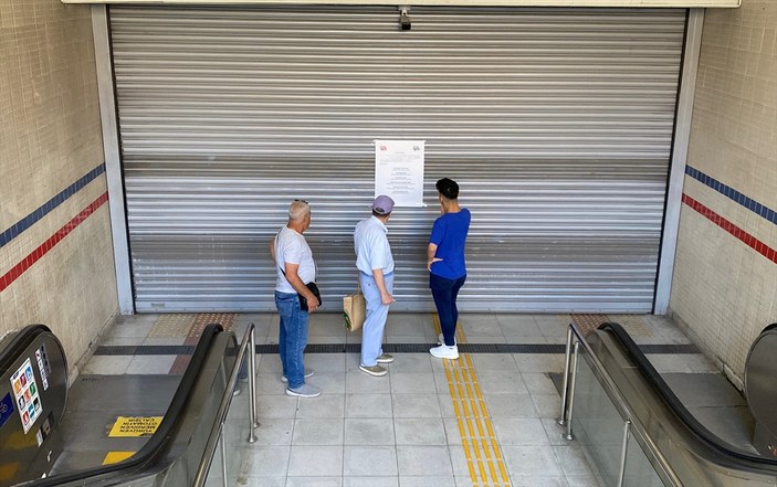 İzmir'de metro ve tramvay işçileri greve gitti: Emekçinin emeğinin karşılığını verin