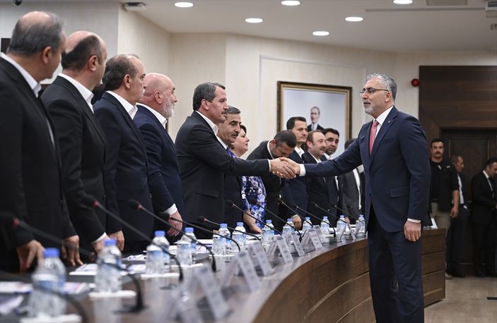 Hükümet ve sendikalar arasındaki toplu sözleşme görüşmeleri başladı