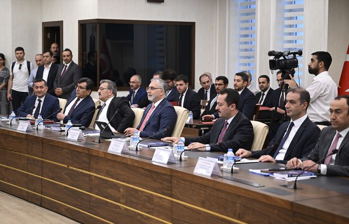 Hükümet ve sendikalar arasındaki toplu sözleşme görüşmeleri başladı