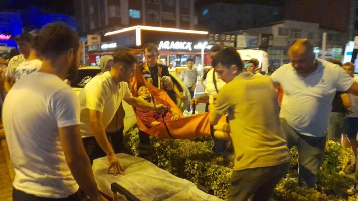 Zonguldak'ta taksi ile otomobilin çarpıştığı kazada 11 kişi yaralandı